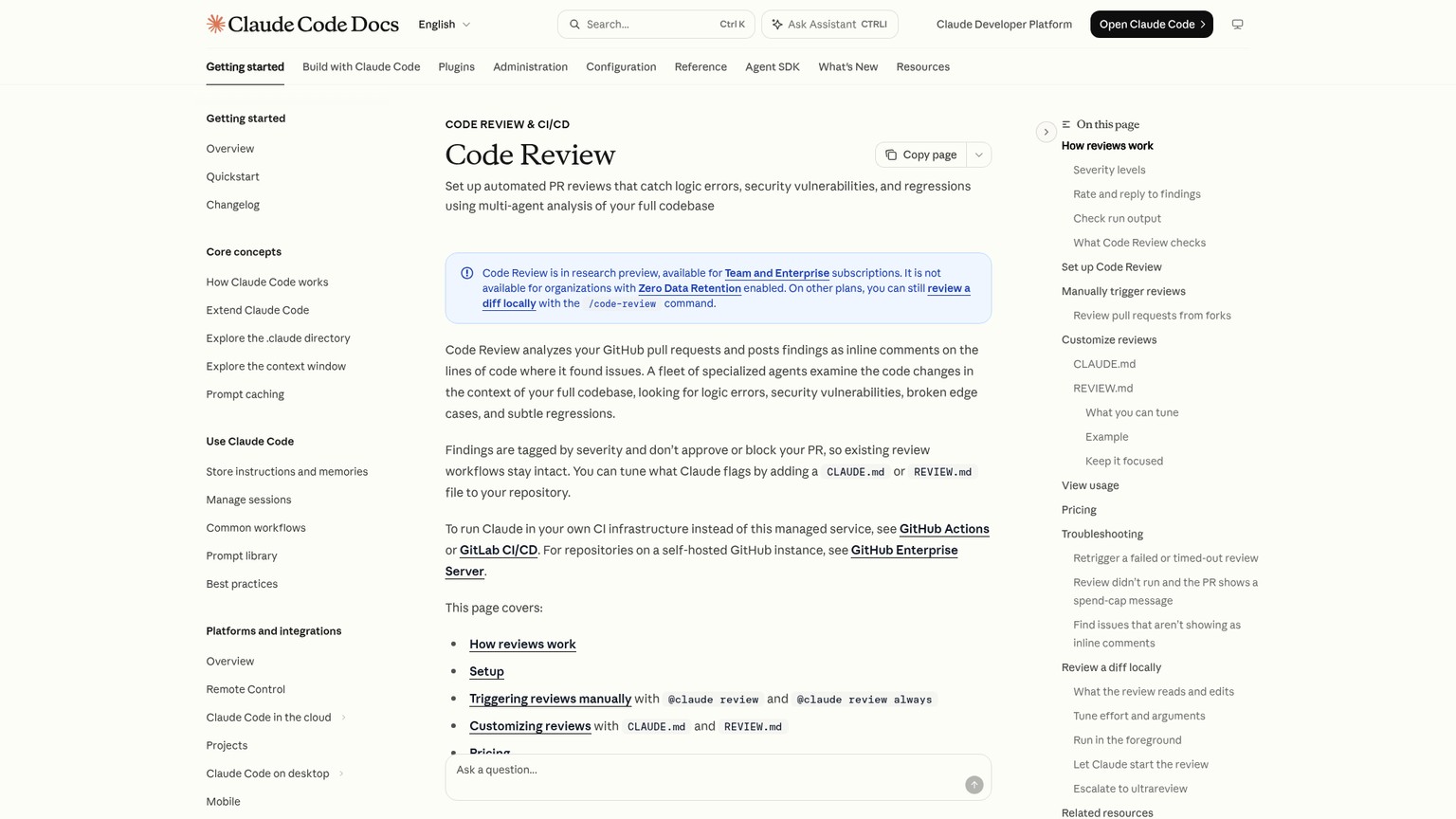 マネージドCode Reviewとローカルの差分レビューの違いを説明するAnthropicのドキュメント