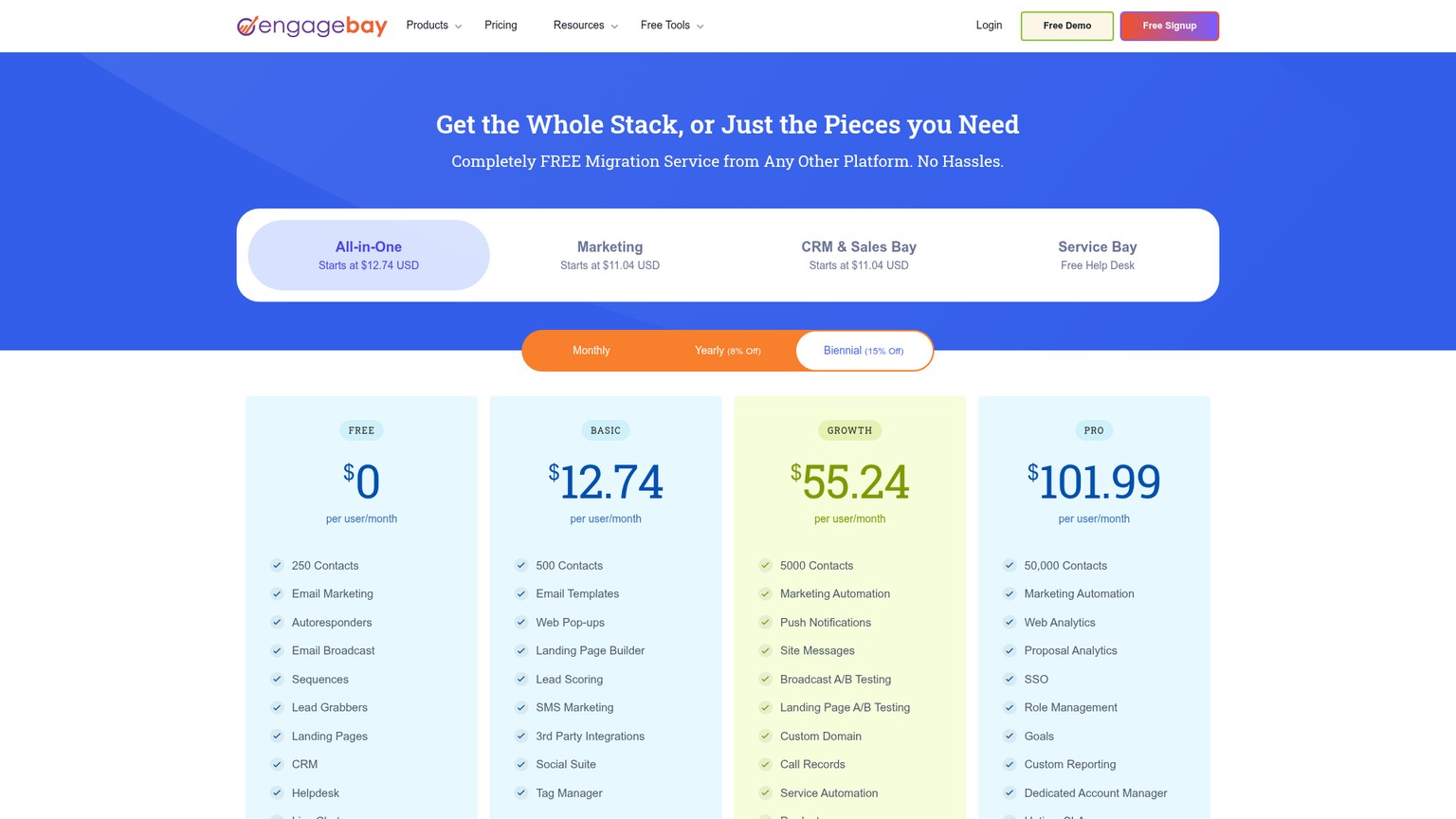Pagina dei prezzi di EngageBay con i piani Free, Basic, Growth e Pro