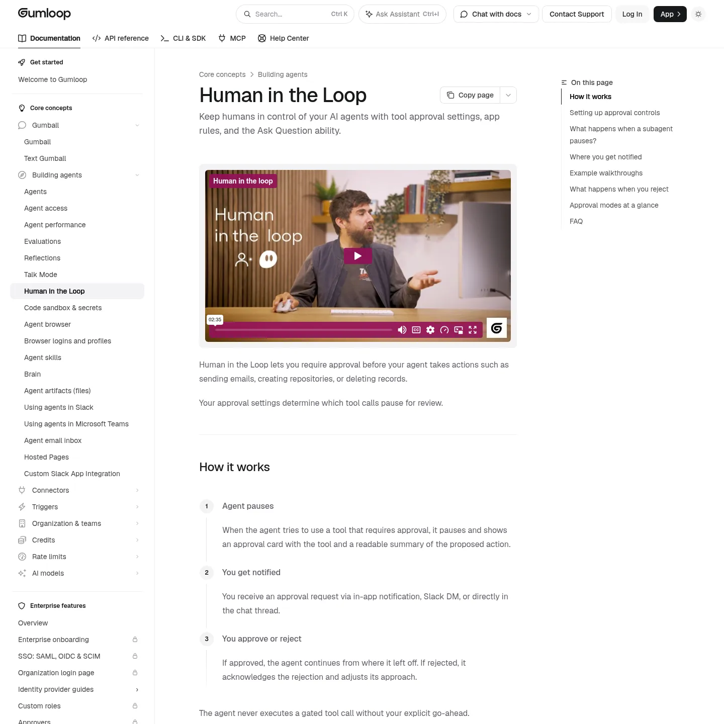 Gumloop 文档,展示工具审批模式和 Slack 审批卡片